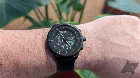 Fossil Gen 6 Hybrid Wellness Edition smartwatch review.